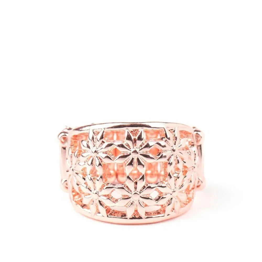 Paparazzi Jewelry Accessories - Crazy About Daisies - Rose Gold Ring - Vintage